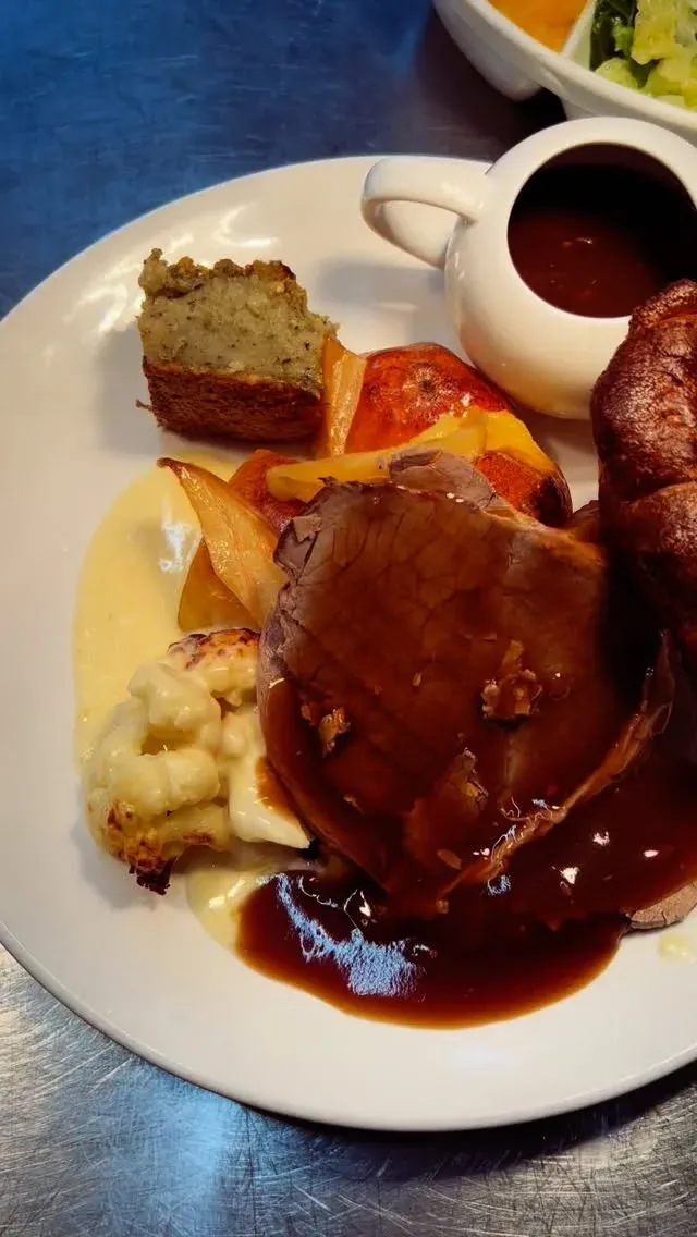 SUNDAY ROAST DINNERS 👨🏻‍🍳 #Sunday #roast #food #chef